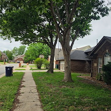 Seasonal-Spring-Yard-Cleanup-project-Completed-in-Edmond-Oklahoma 1